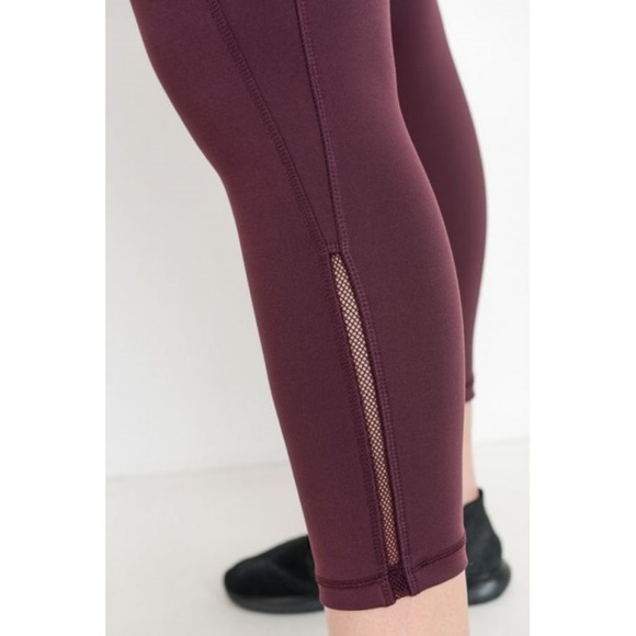 PLUS Highwaist Side Mesh Slit Detail in Plum - Picture 5 of 6